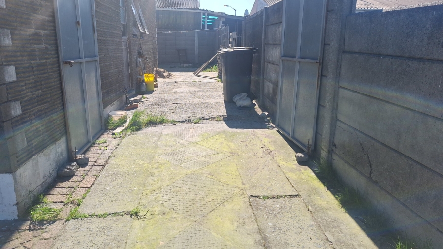 3 Bedroom Property for Sale in Lentegeur Western Cape